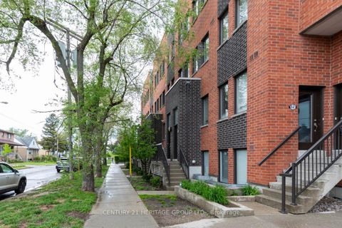 Photo 23 at 44 - 68 Winston Park Boulevard, CFB, Toronto