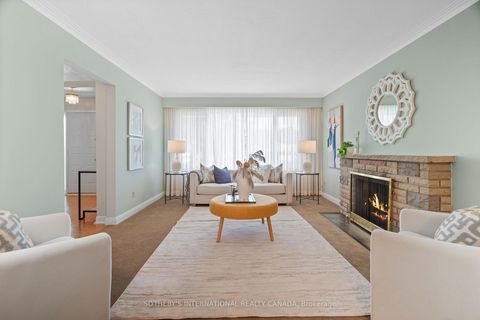 Photo 3 at 4 Ruscoe Crescent, Richview, Toronto