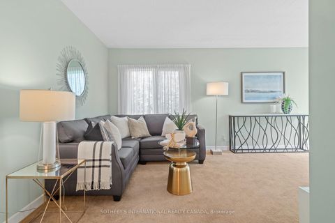 Photo 8 at 4 Ruscoe Crescent, Richview, Toronto