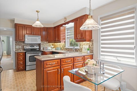 Photo 13 at 4 Ruscoe Crescent, Richview, Toronto