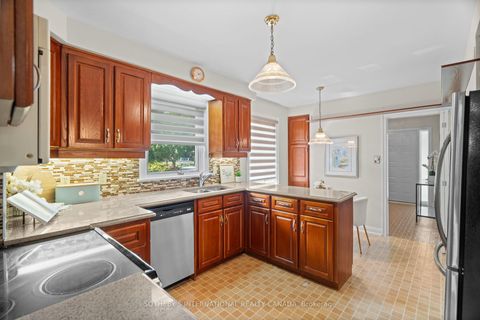 Photo 15 at 4 Ruscoe Crescent, Richview, Toronto
