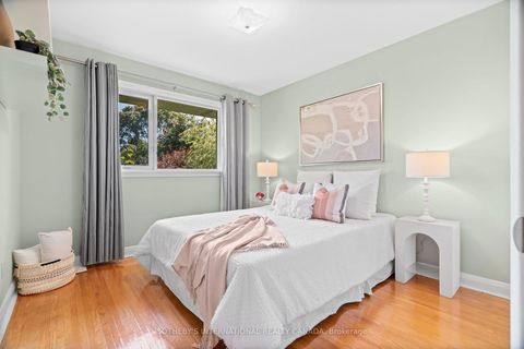 Photo 17 at 4 Ruscoe Crescent, Richview, Toronto