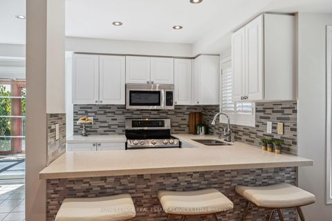 Photo 6 at 2365 Grand Ravine Drive, RO River Oaks, Oakville