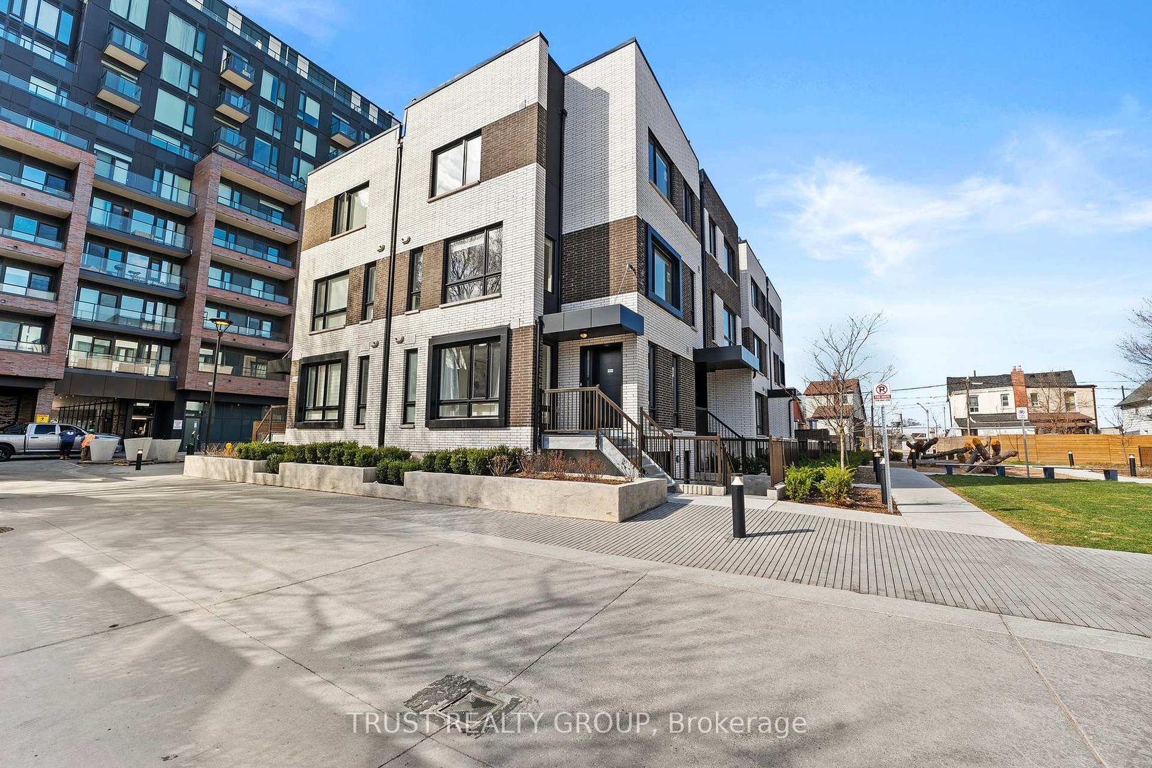 TH16 - 10 Ed Clark Gardens, Junction Area, Toronto by Loree Meneguzzi Real Estate TH16 - 10 Ed Clark Gardens, Junction Area, Toronto