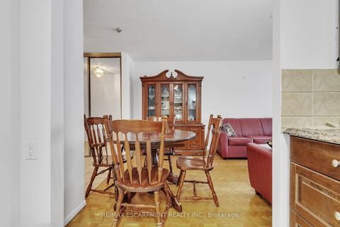 Photo 10 at 756 - 24 Southport Street, Swansea, Toronto