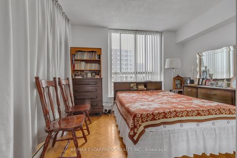 Photo 20 at 756 - 24 Southport Street, Swansea, Toronto