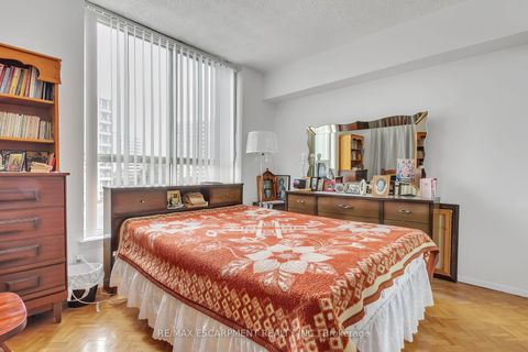 Photo 21 at 756 - 24 Southport Street, Swansea, Toronto