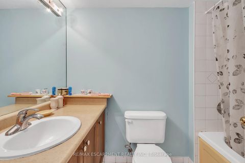 Photo 23 at 756 - 24 Southport Street, Swansea, Toronto