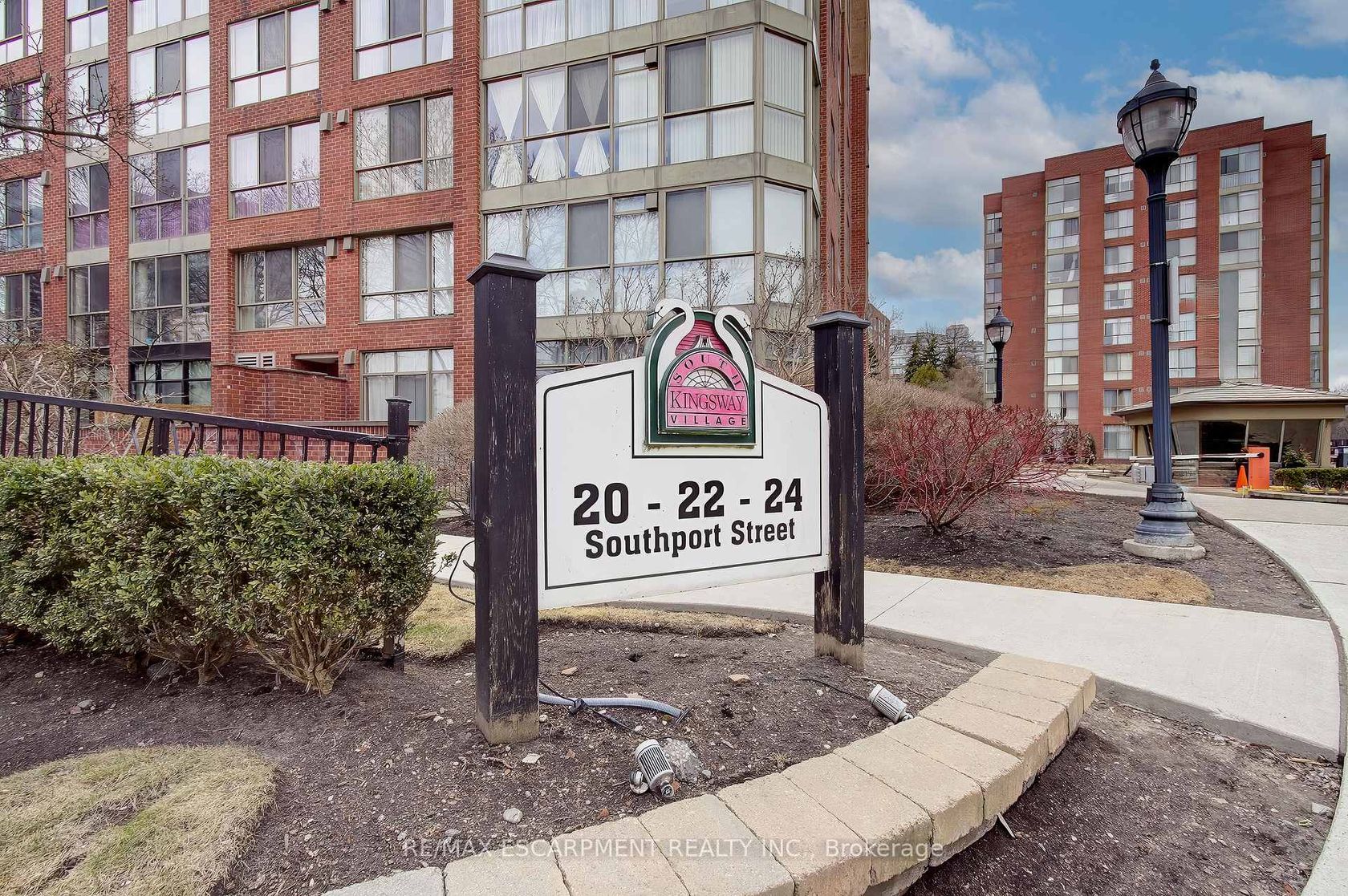 756 - 24 Southport Street, Swansea, Toronto 