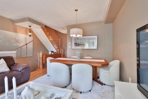 Photo 5 at 14 - 2171 Fiddlers Way, WM Westmount, Oakville