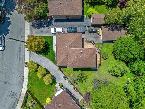 Photo 2 at 142 Meighen Avenue, Parkview, Toronto