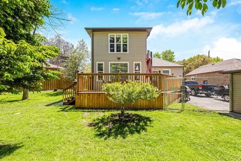Photo 23 at 142 Meighen Avenue, Parkview, Toronto
