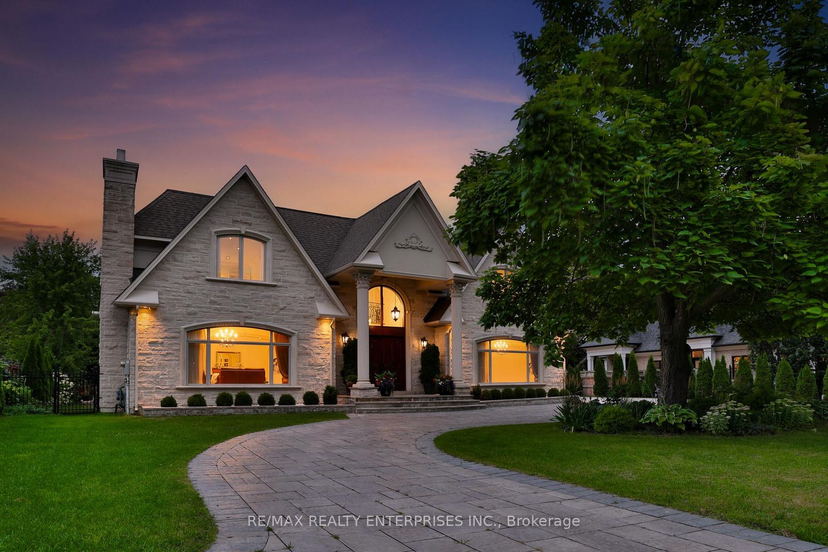 1511 Broadmoor Avenue, Mineola, Mississauga 