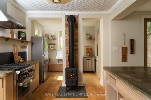 Photo 11 at 322 Sorauren Avenue, Roncesvalles, Toronto