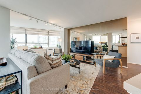 Photo 13 at 1102 - 270 Queens Quay W, Waterfront Communities C1, Toronto