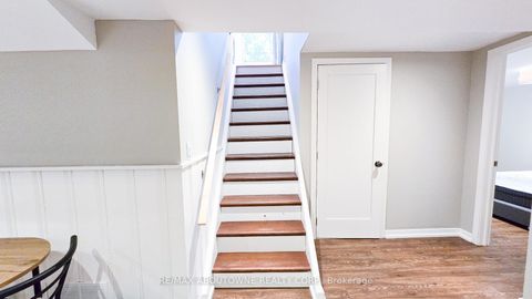 Photo 13 at 583 Taplow Crescent W, WO West, Oakville