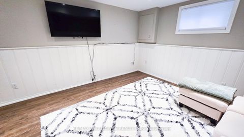 Photo 15 at 583 Taplow Crescent W, WO West, Oakville