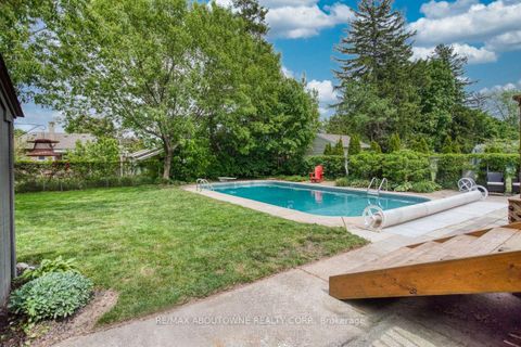 Photo 18 at 583 Taplow Crescent W, WO West, Oakville