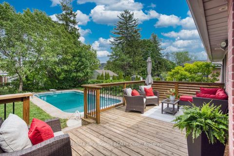 Photo 21 at 583 Taplow Crescent W, WO West, Oakville