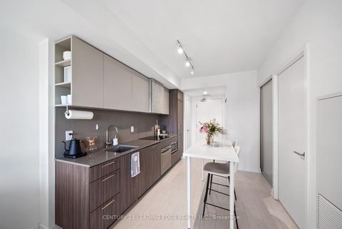 Photo 2 at 2020 - 19 Western Battery Road, Niagara, Toronto