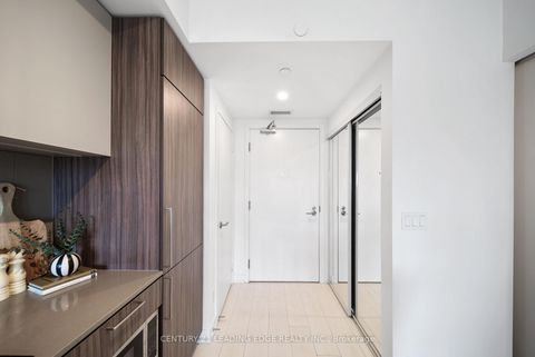 Photo 3 at 2020 - 19 Western Battery Road, Niagara, Toronto