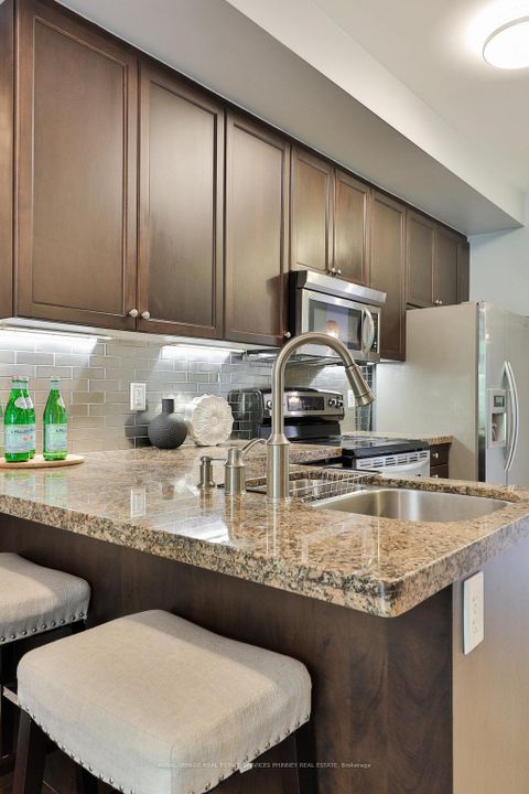 Photo 6 at 14 - 2410 Woodstock Trail, WM Westmount, Oakville