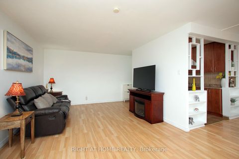 Photo 4 at 301 - 59 Neptune Drive, Lawrence, Toronto
