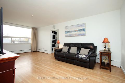 Photo 7 at 301 - 59 Neptune Drive, Lawrence, Toronto