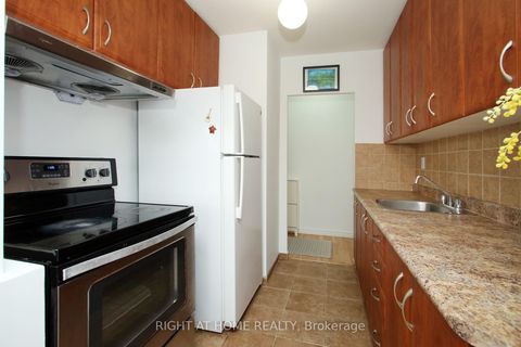 Photo 10 at 301 - 59 Neptune Drive, Lawrence, Toronto