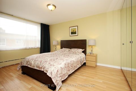 Photo 13 at 301 - 59 Neptune Drive, Lawrence, Toronto