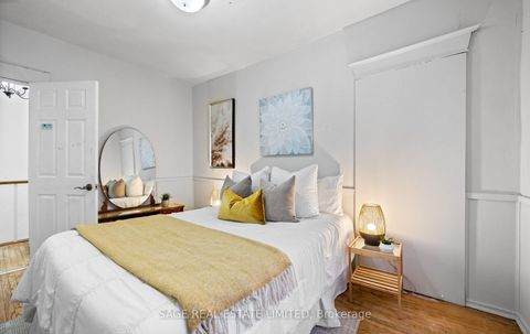 Photo 23 at 33 Avonlea Boulevard, Crescent Town, Toronto