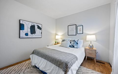 Photo 25 at 33 Avonlea Boulevard, Crescent Town, Toronto