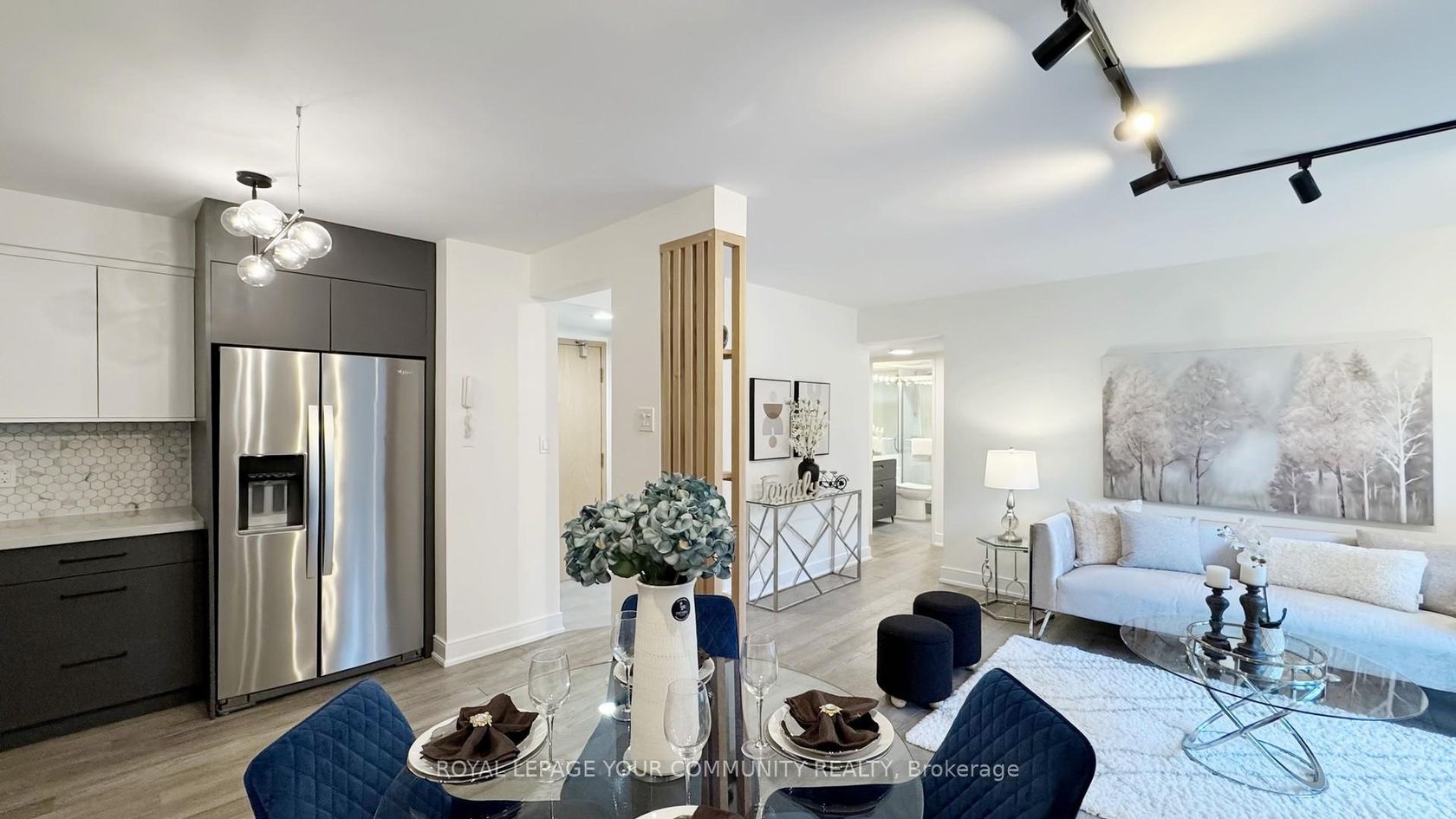 Photo 5 at 233 - 22 Southport Street, Swansea, Toronto Photo 5 at 233 - 22 Southport Street, Swansea, Toronto