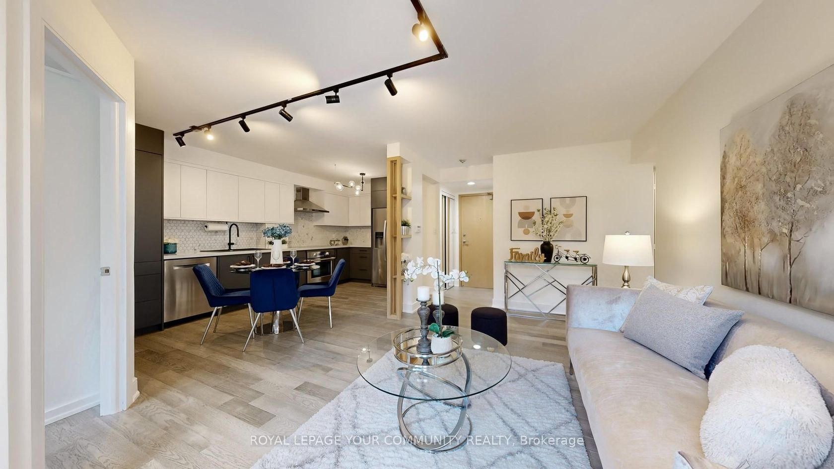 Photo 8 at 233 - 22 Southport Street, Swansea, Toronto Photo 8 at 233 - 22 Southport Street, Swansea, Toronto