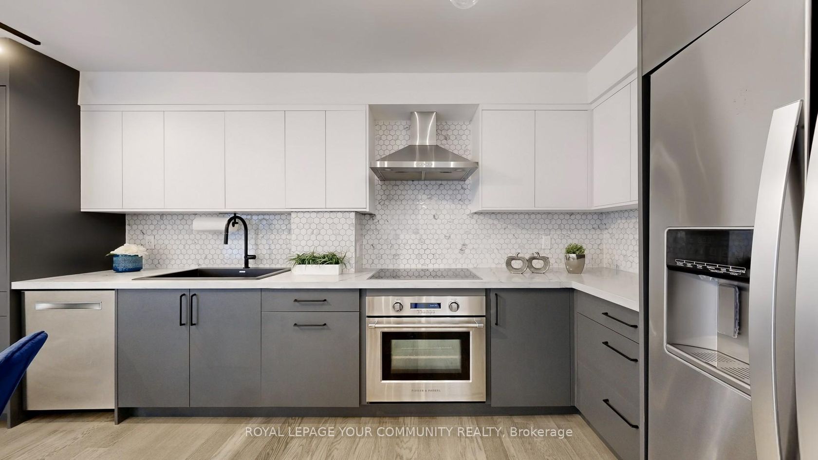 Photo 10 at 233 - 22 Southport Street, Swansea, Toronto Photo 10 at 233 - 22 Southport Street, Swansea, Toronto