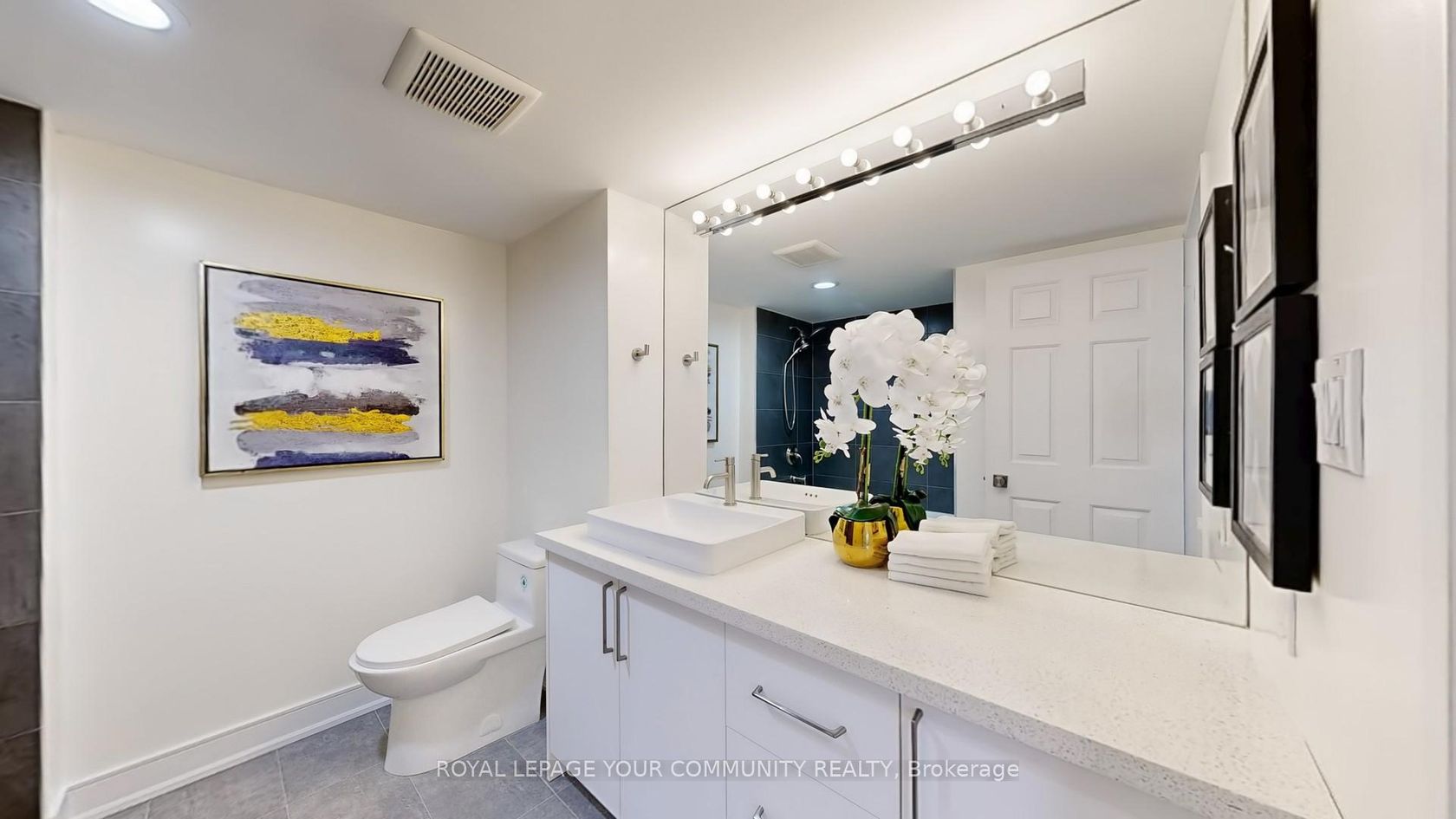 Photo 16 at 233 - 22 Southport Street, Swansea, Toronto Photo 16 at 233 - 22 Southport Street, Swansea, Toronto