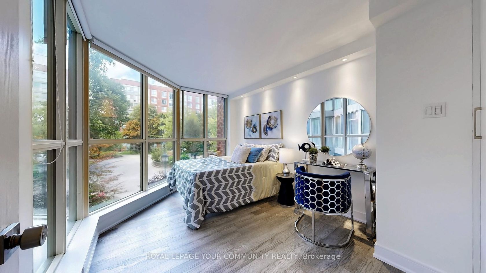 Photo 18 at 233 - 22 Southport Street, Swansea, Toronto Photo 18 at 233 - 22 Southport Street, Swansea, Toronto