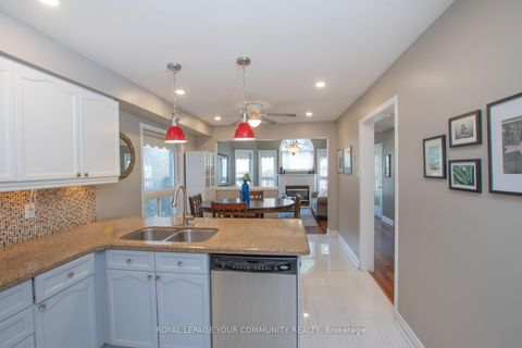 Photo 10 at 226 Kayla Crescent, Maple, Vaughan