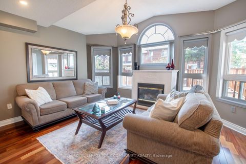 Photo 14 at 226 Kayla Crescent, Maple, Vaughan
