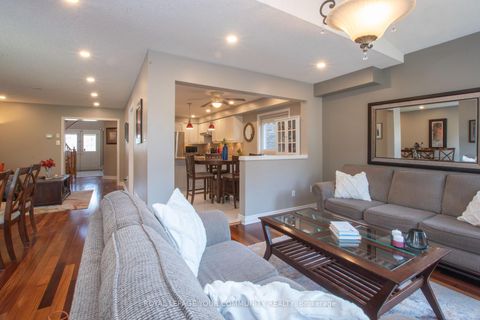 Photo 17 at 226 Kayla Crescent, Maple, Vaughan