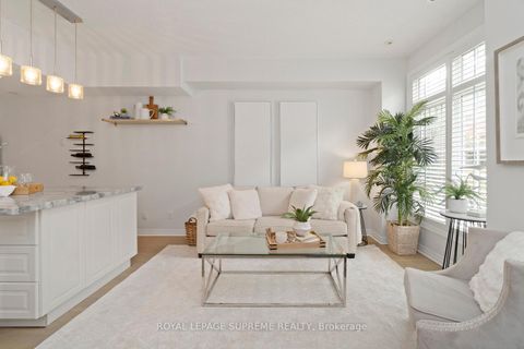 Photo 3 at 37 - 6 Wellesley Place, North St. James Town, Toronto