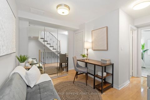 Photo 11 at 37 - 6 Wellesley Place, North St. James Town, Toronto