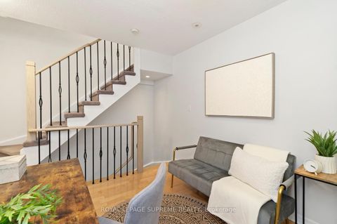 Photo 12 at 37 - 6 Wellesley Place, North St. James Town, Toronto