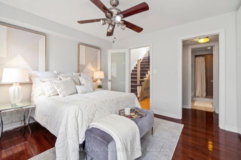 Photo 20 at 37 - 6 Wellesley Place, North St. James Town, Toronto