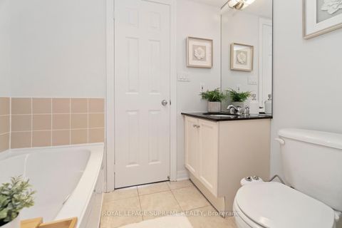 Photo 24 at 37 - 6 Wellesley Place, North St. James Town, Toronto