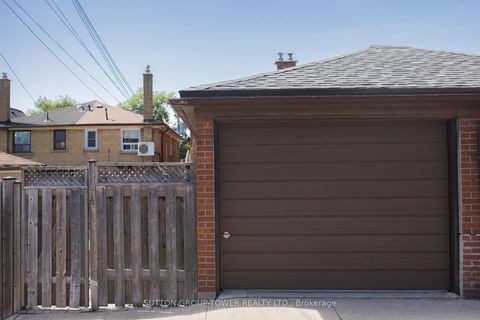 Photo 34 at 107 Caledonia Road, Davenport, Toronto
