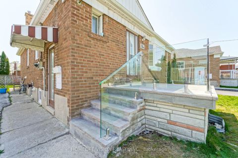 Photo 4 at 5 Orlando Boulevard, Maryvale, Toronto
