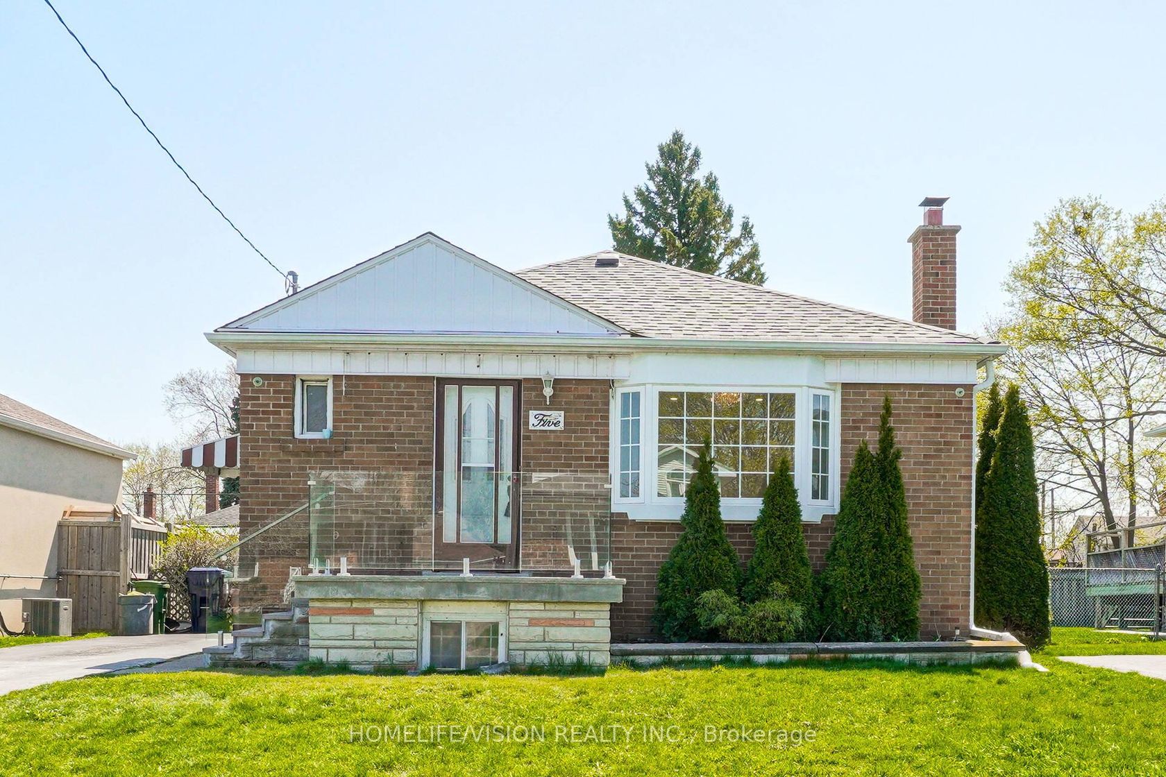 5 Orlando Boulevard, Maryvale, Toronto 