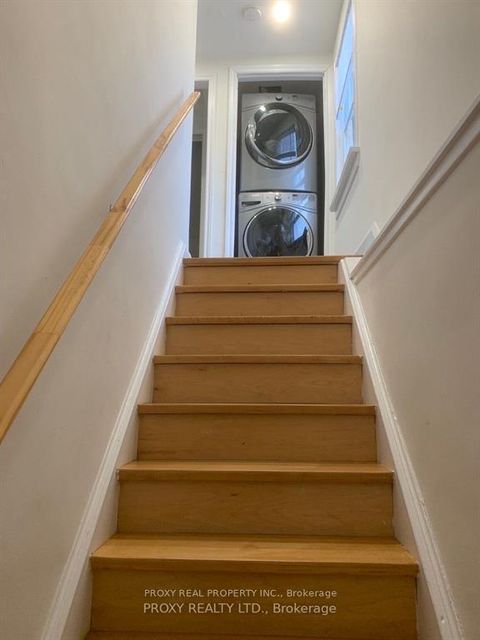 Photo 5 at 39 Winston Park Boulevard, CFB, Toronto