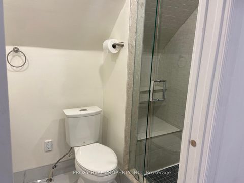 Photo 9 at 39 Winston Park Boulevard, CFB, Toronto